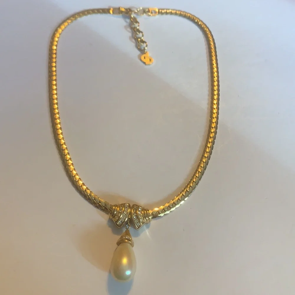 Christian Dior vintage pearl drop necklace - Picture 1 of 10